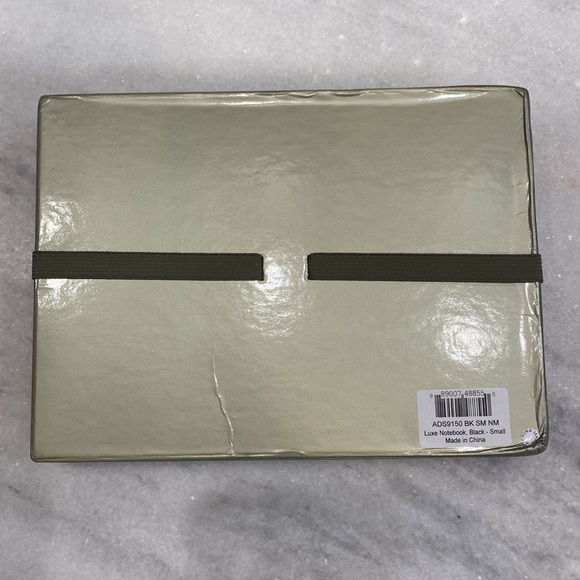 LEVENGER personalized “Sara” Luxe notebook - Black Small - Picture 10 of 10